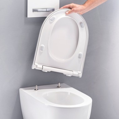 WC Geberit ONE con coperchio rimovibile e tavoletta del WC senza coperchio