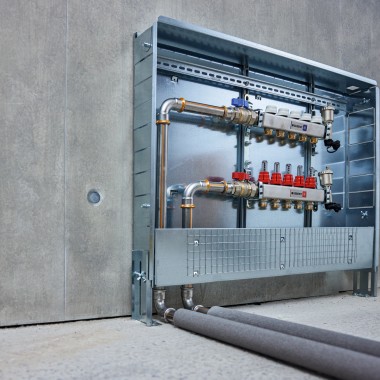 Dans les systèmes techniques du bâtiment, pour les conduites de chauffage au sol, ainsi que pour les radiateurs et les appareils de chauffage.