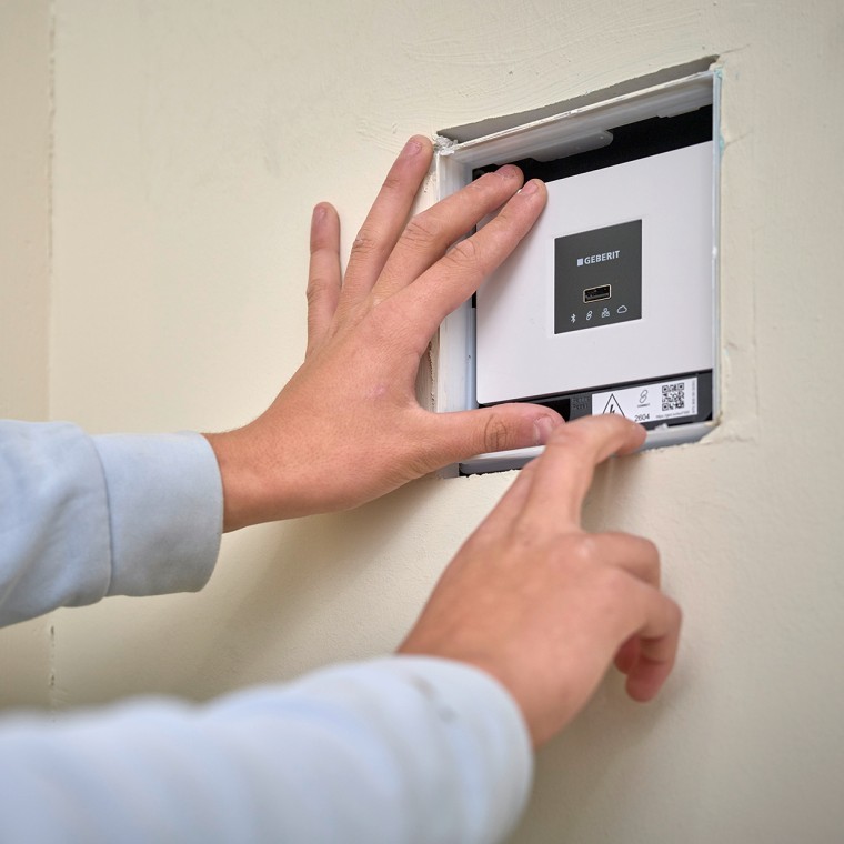 Montaggio finale del Geberit Gateway (© Ben Huggler) Montaggio finale del Geberit Gateway (© Ben Huggler)