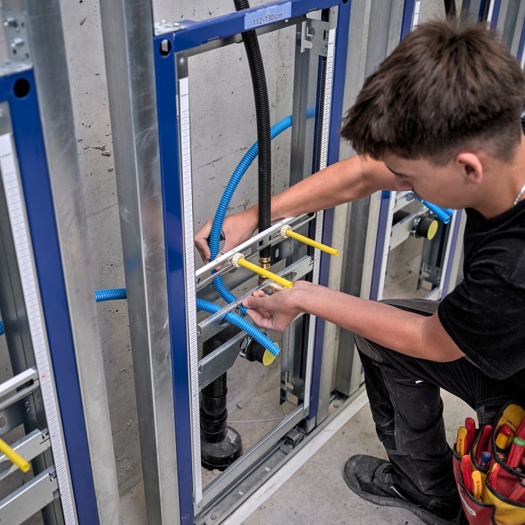 Geberit GEBUS è installato da un elettricista qualificato (© Ben Huggler) Geberit GEBUS è installato da un elettricista qualificato (© Ben Huggler)