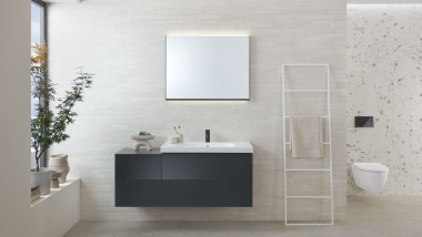 Geberit Acanto Badezimmer mit wandhängendem WC und Sigma70 Betätigungsplatte Geberit Acanto Badezimmer mit wandhängendem WC und Sigma70 Betätigungsplatte