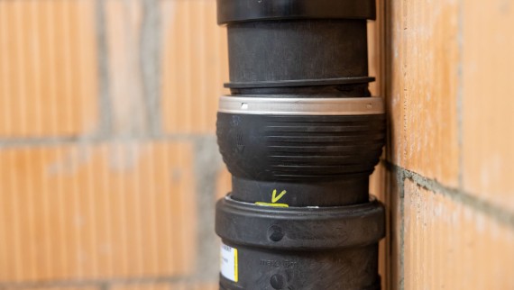 Un raccordo Geberit Silent-db20 Offset