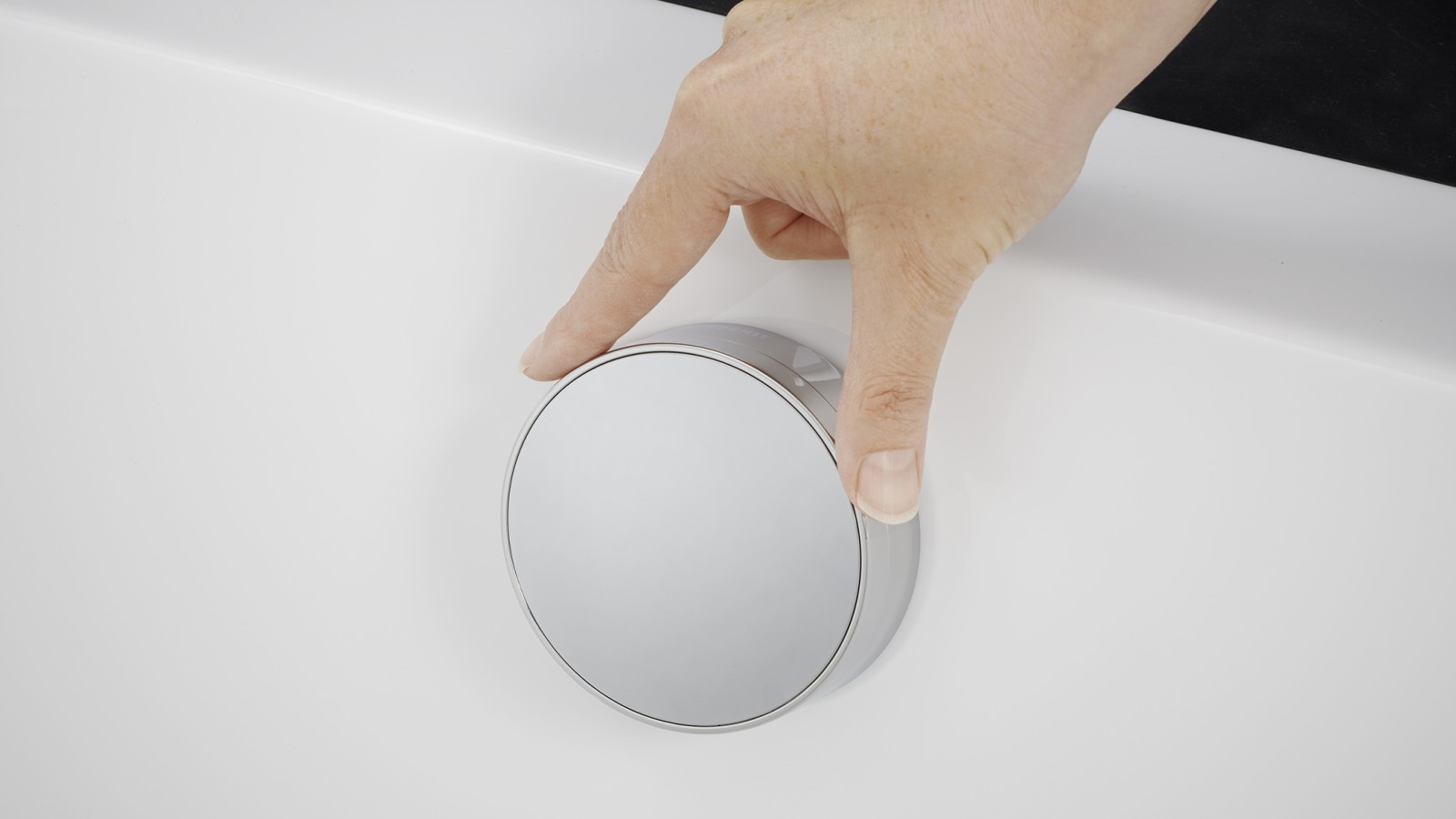 Écoulement de baignoire avec actionnement rotatif Écoulement de baignoire avec actionnement rotatif