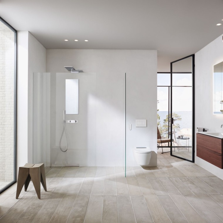 Un lussuoso bagno con una doccia walk-in Un lussuoso bagno con una doccia walk-in