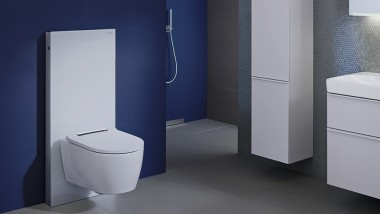 Bagno con modulo sanitario Geberit Monolith per WC in bianco