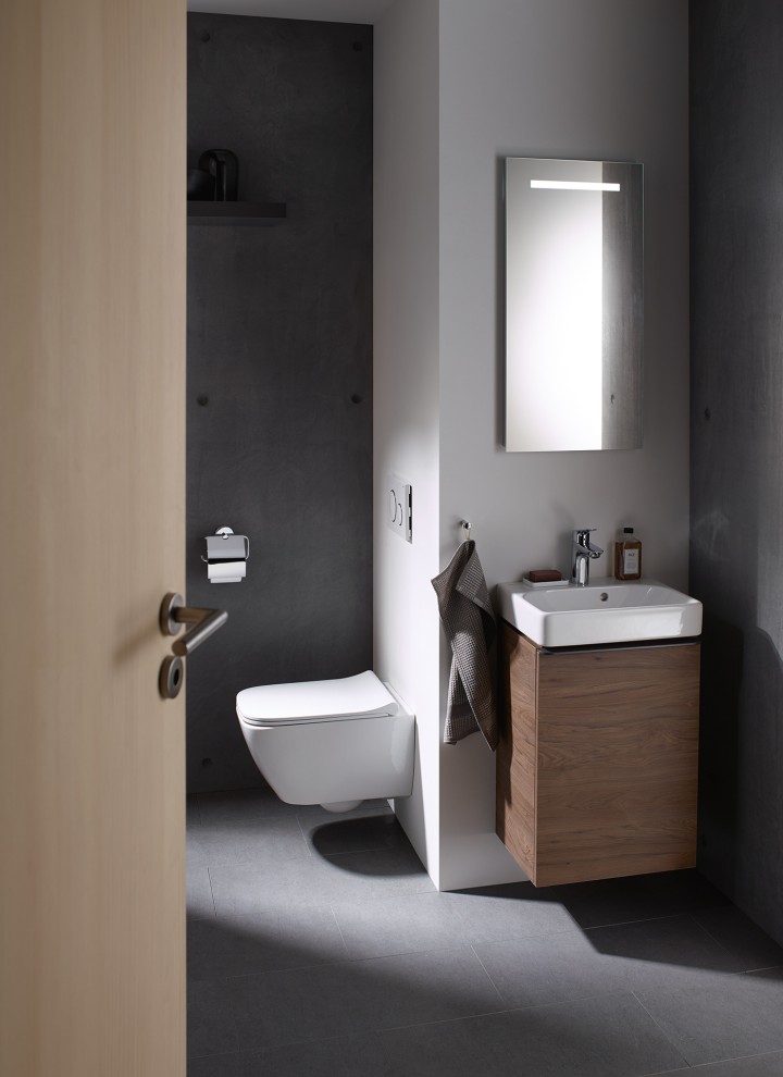 Badezimmer mit kleinem Grundriss und Smyle Waschmöbel