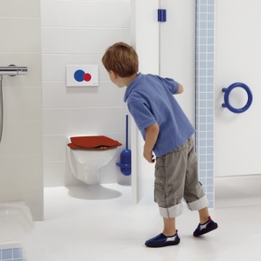 Geberit Bambini Toilette mit individueller Betätigungsplatte