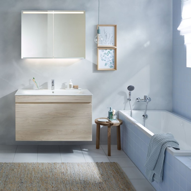 Meuble sous lavabo Geberit Renova Plan en noyer clair sans poignée Meuble sous lavabo Geberit Renova Plan en noyer clair sans poignée