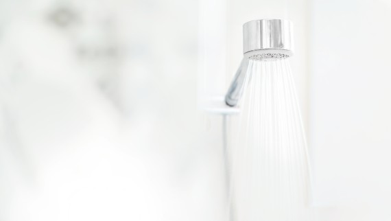 Farsi la doccia senza preoccupazioni con acqua potabile pulita