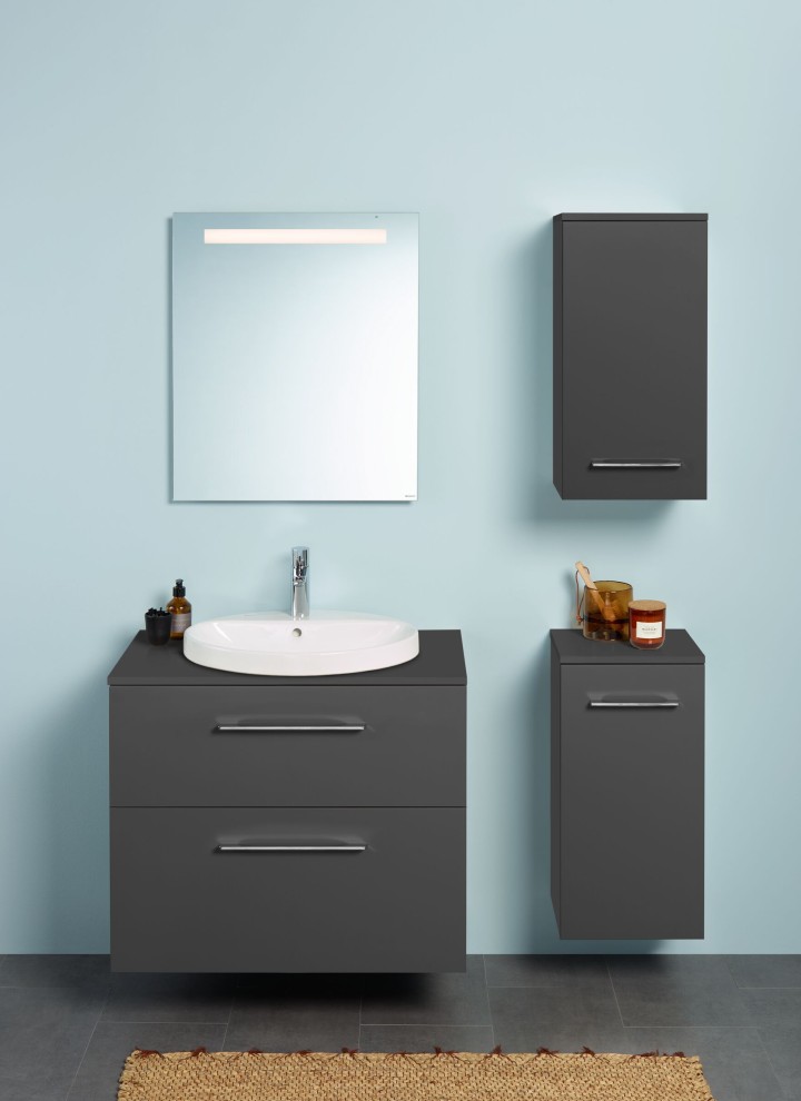 Miroir Option Basic 40 cm combiné avec la série de salle de bains Selnova (© Geberit)