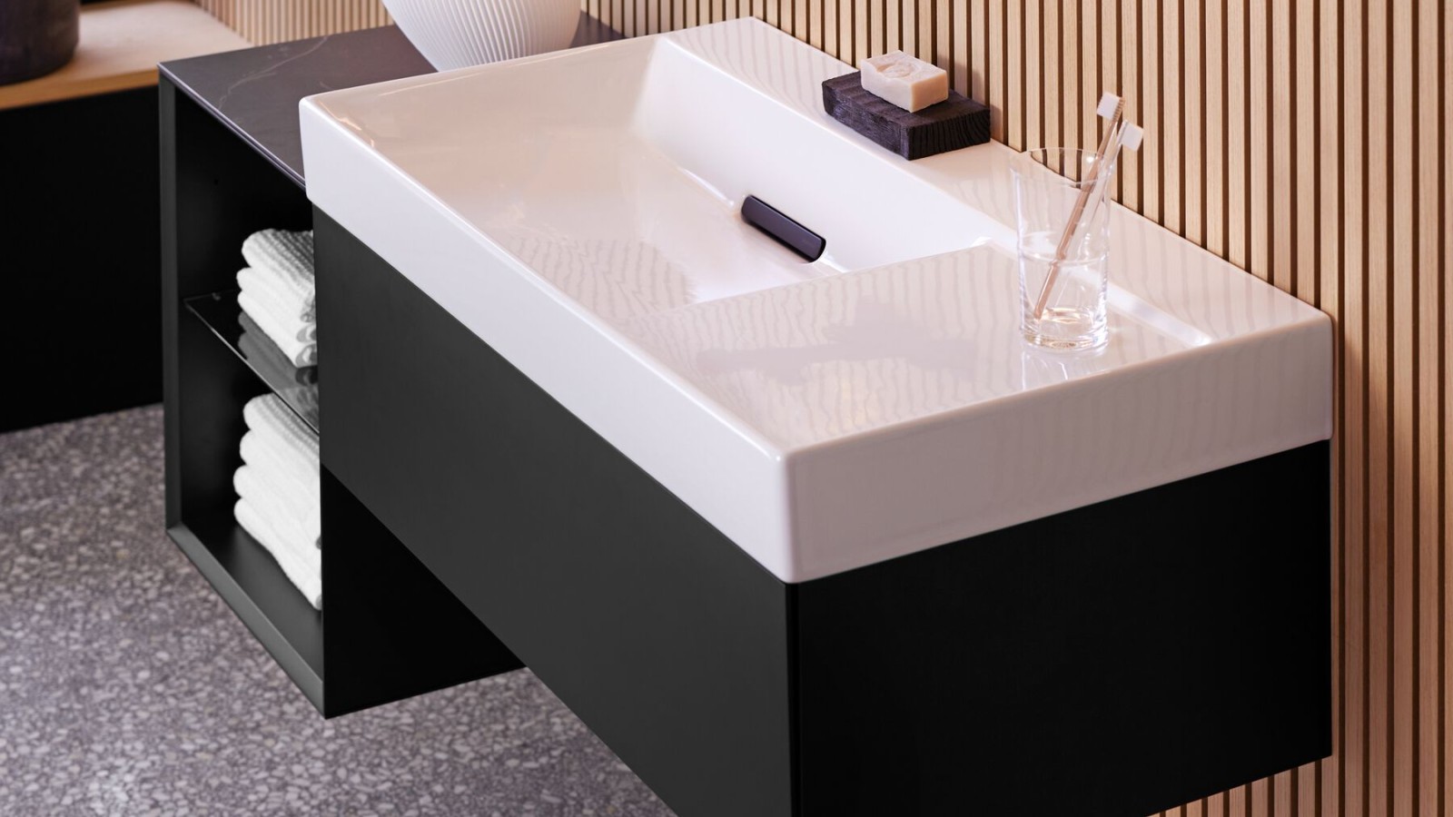Lavabo Geberit ONE con superficie in ceramica di alta qualità Lavabo Geberit ONE con superficie in ceramica di alta qualità