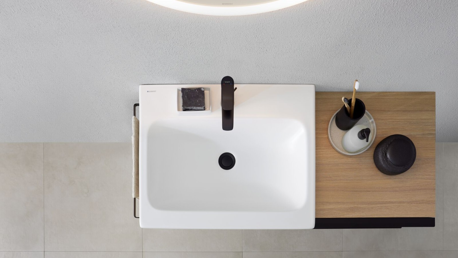 Série salle de bains Geberit iCon en chêne Série salle de bains Geberit iCon en chêne