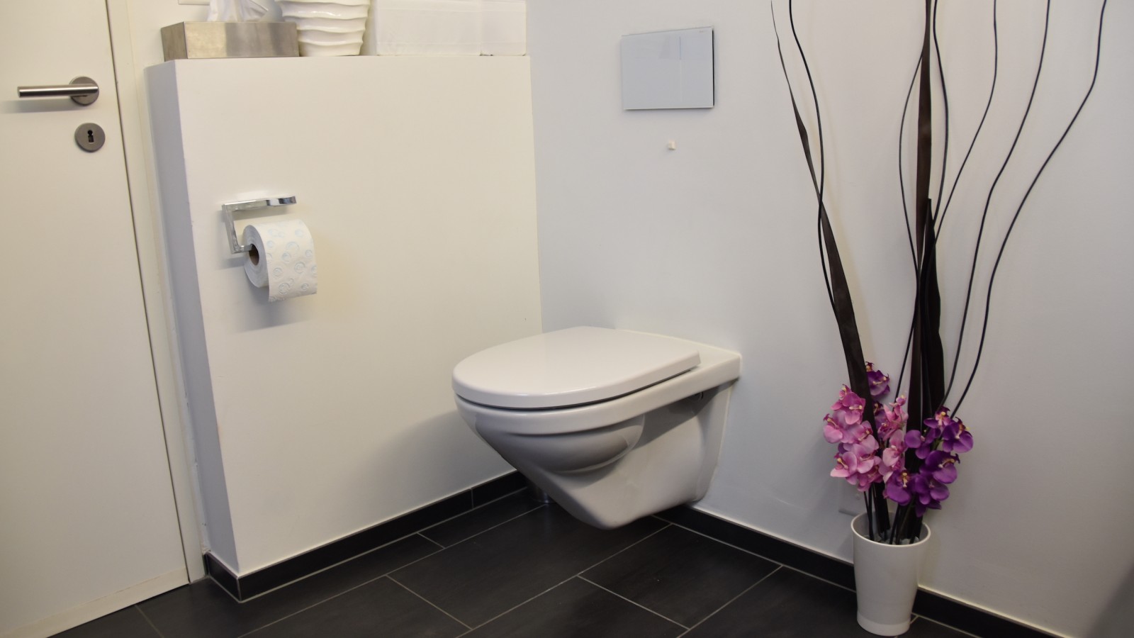 Bagno prima della ristrutturazione Bagno prima della ristrutturazione