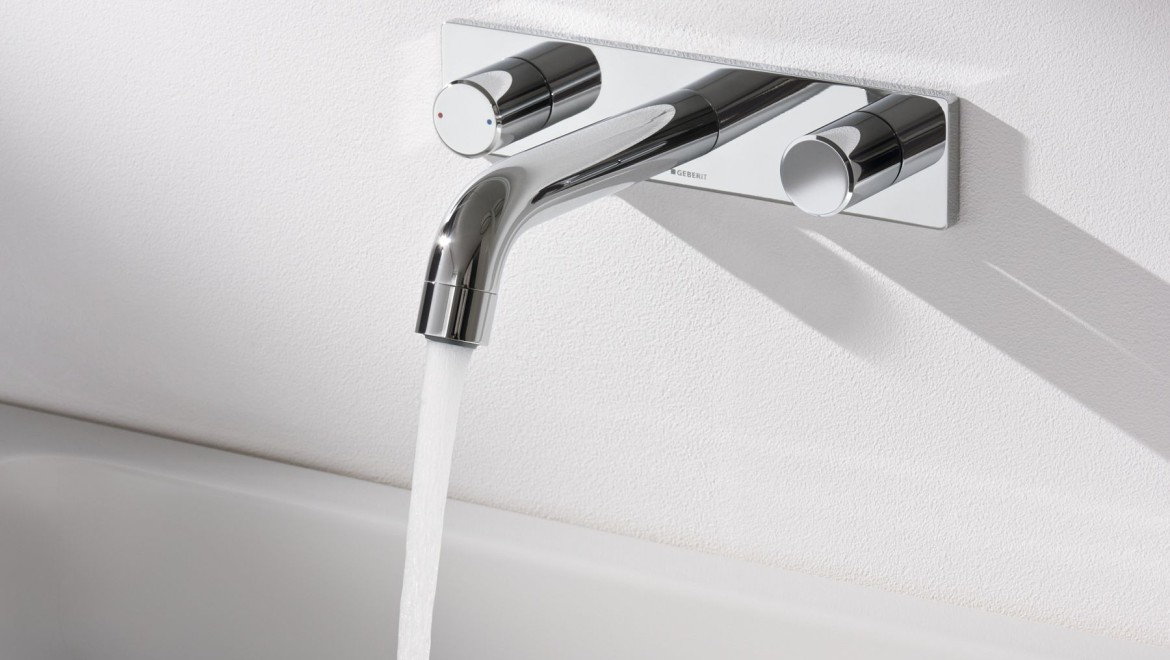 Rubinetto a parete Geberit con acqua corrente Rubinetto a parete Geberit con acqua corrente