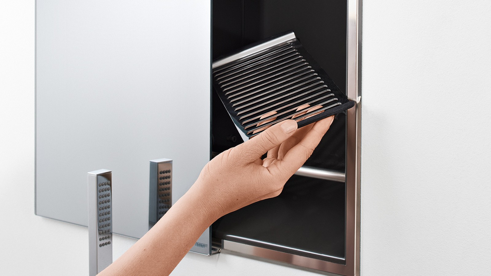 Soluzioni per docce con nicchia portaoggetti Geberit ONE