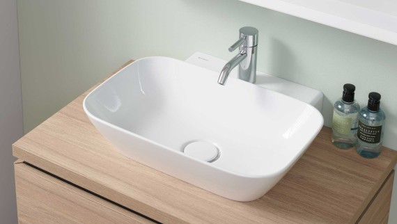 Bagno degli ospiti Geberit ONE con lavandino da appoggio Bagno degli ospiti Geberit ONE con lavandino da appoggio