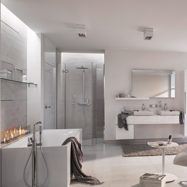 Helles Ton-in-Ton-Badezimmer