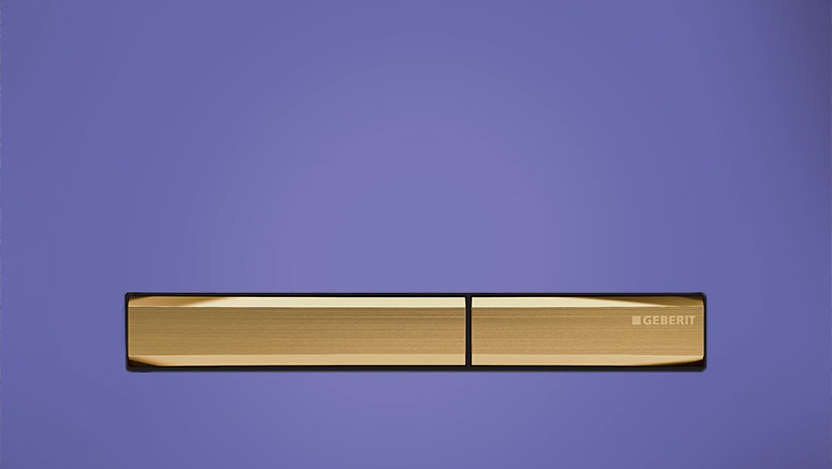 La placca di comando Geberit Sigma50 nel colore di tendenza Pantone 2022 «Very Peri»