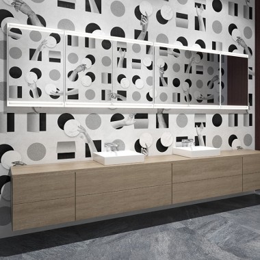Espace lavabo avec armoires de toilette Geberit ONE et meubles aspect bois (©Bloomrealities/HTA für H.O.M.E. House 2022)