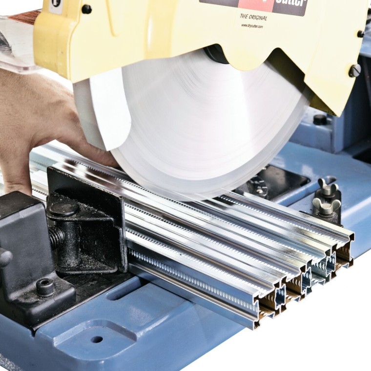 Semplice taglio dei profili Geberit GIS Semplice taglio dei profili Geberit GIS