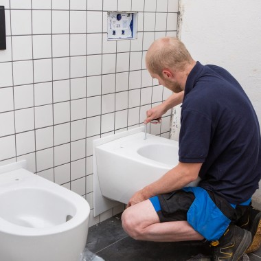 I locali sanitari sono stati dotati di WC Geberit ONE, che si distinguono non solo per il design ma anche per la rapidità di installazione.
