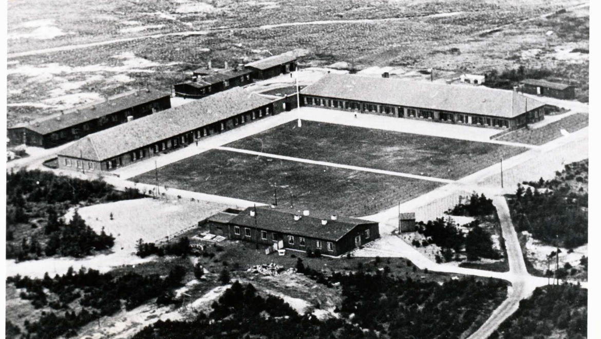 Nel 1945, ad Aal Plantage, a Oksbøl, fu istituito il più grande campo profughi della Danimarca. (Blåvandshuk Local History Archive)