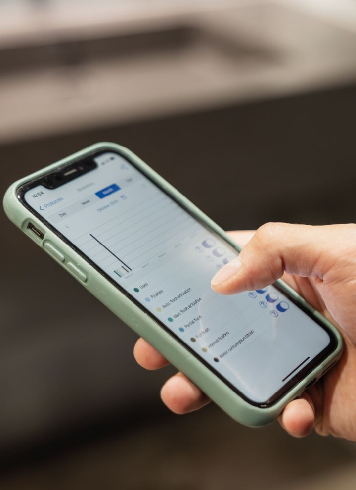 Lettura dei dati di utilizzo nella Geberit Control App sull'apparecchio o a livello centrale sul Gateway Geberit