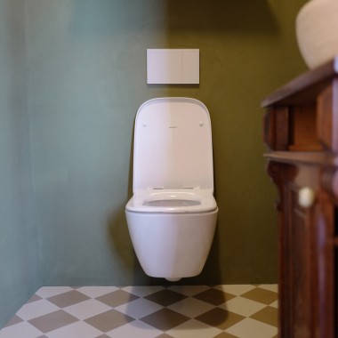 Elegante WC per ospiti con WC Renova Plan e placca di comando Sigma70 (© Anna W.) Elegante WC per ospiti con WC Renova Plan e placca di comando Sigma70 (© Anna W.)