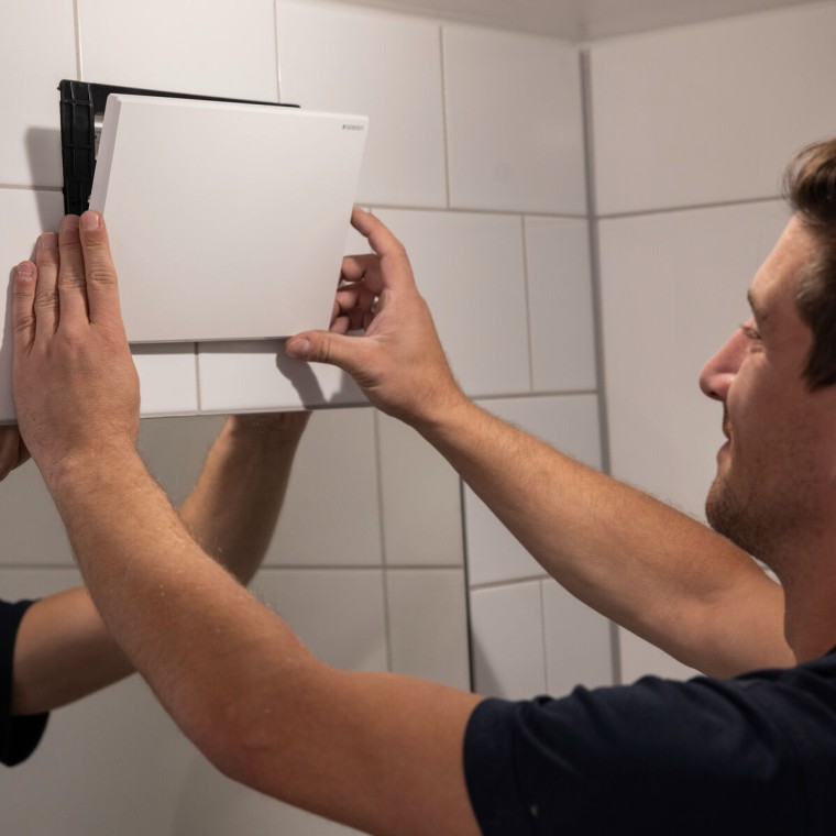 Plaque de recouvrement Geberit pour rinçages hygiéniques en blanc alpin