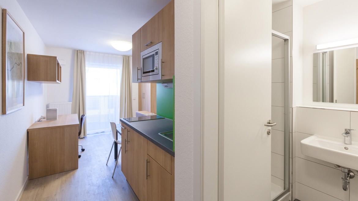 Petit, raffiné et pratique : logement temporaire à la Goldsteinstrasse 130 à Francfort-sur-le-Main (DE) (© Geberit)