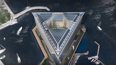 Die dreieckige Dachkonstruktion mitsamt der Glaskuppel muss trotz der exponierten Lage Wind und Wetter trotzen (©Foster&Partners) Die dreieckige Dachkonstruktion mitsamt der Glaskuppel muss trotz der exponierten Lage Wind und Wetter trotzen (©Foster&Partners)