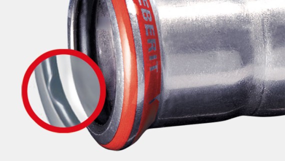 Geberit Mapress C-Stahl Fitting mit rotem Pressindikator und schwarzem O-Ring