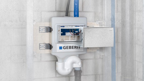 Rinçage hygiénique Geberit HS30 monté à lʼextrémité dʼune colonne montante (© Geberit) Rinçage hygiénique Geberit HS30 monté à lʼextrémité dʼune colonne montante (© Geberit)