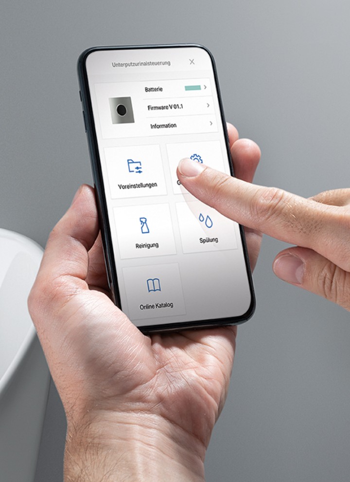 Con l'applicazione Geberit Control si controlla gli impianti sanitari Con l'applicazione Geberit Control si controlla gli impianti sanitari