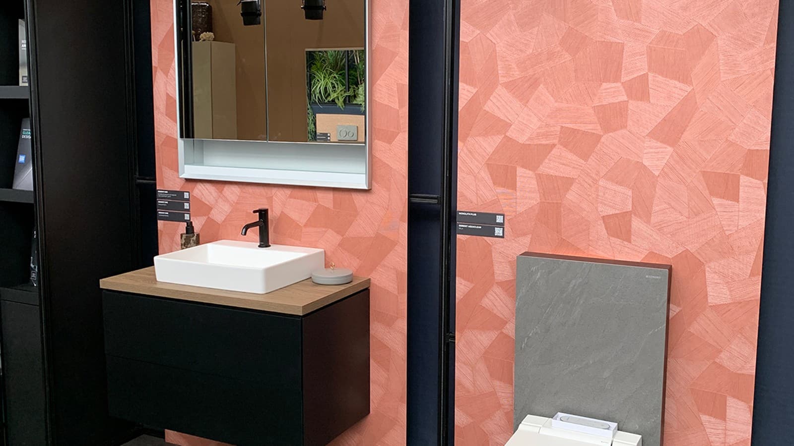 Geberit ONE Waschtisch und Geberit AquaClean Dusch-WC Geberit ONE Waschtisch und Geberit AquaClean Dusch-WC