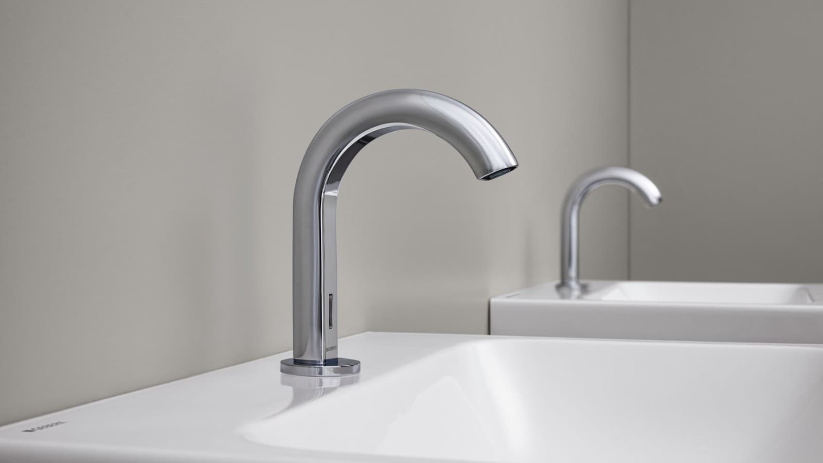 Rubinetto monoforo Geberit Piave per lavabo dal design arrotondato, in acciaio inossidabile Rubinetto monoforo Geberit Piave per lavabo dal design arrotondato, in acciaio inossidabile