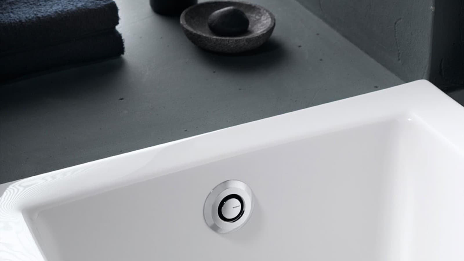 Sifone per vasca da bagno Geberit con comando a pressione PushControl Sifone per vasca da bagno Geberit con comando a pressione PushControl