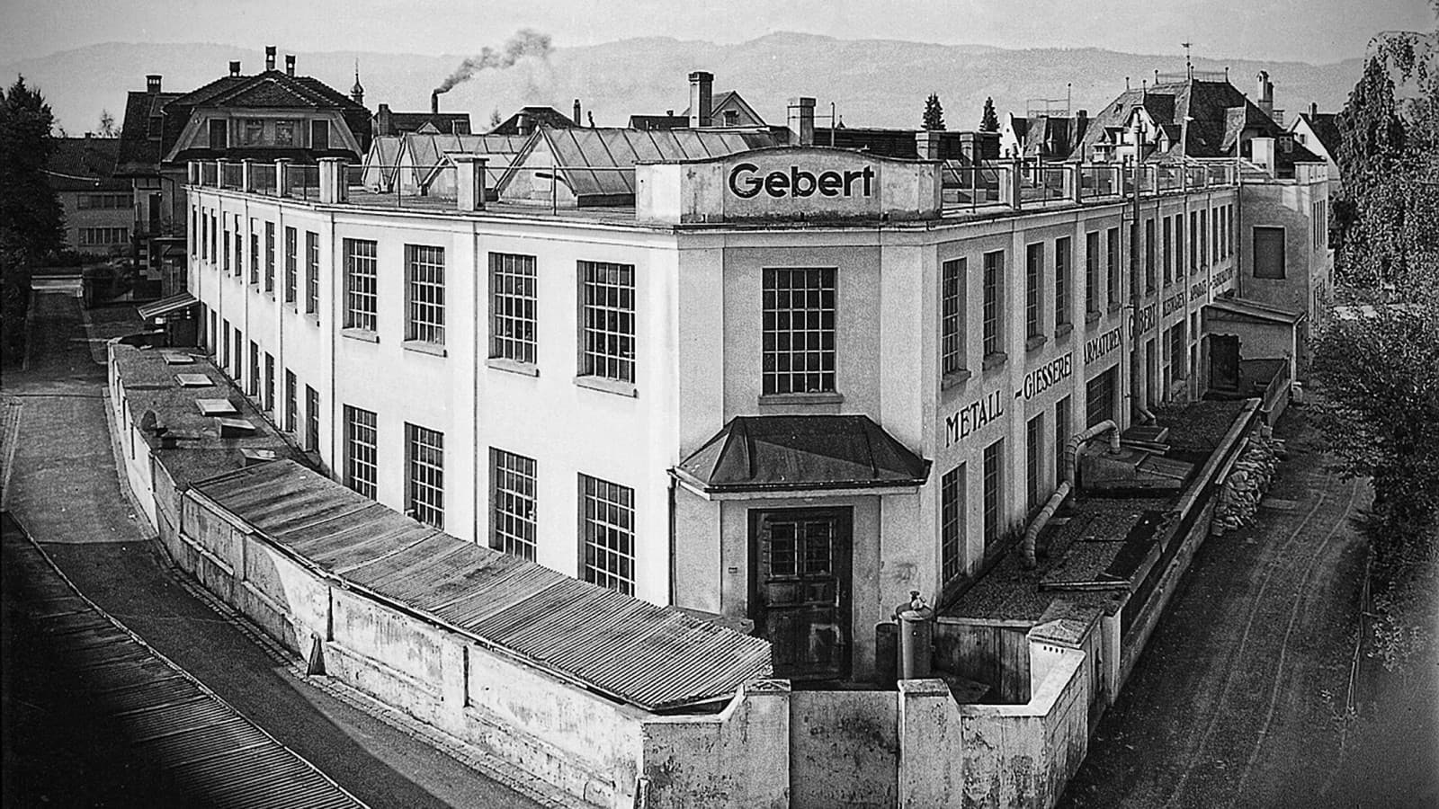 La prima fabbrica di Geberit a Rapperswil negli anni ‘20. La prima fabbrica di Geberit a Rapperswil negli anni ‘20.