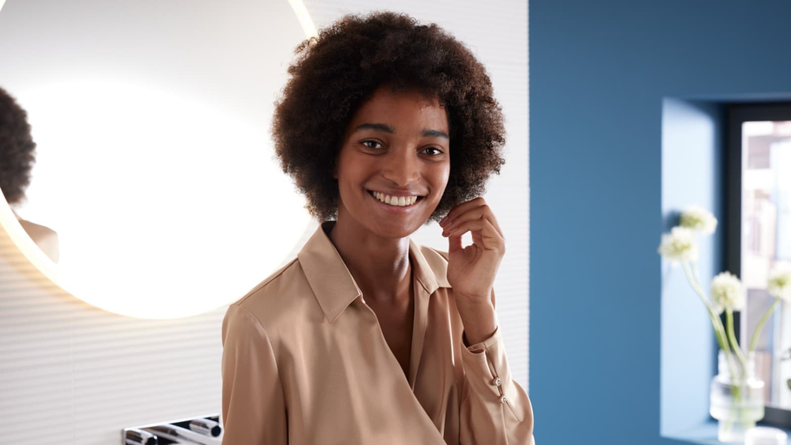 Kundin ist zufrieden mit dem Dusch-WC Geberit AquaClean Kundin ist zufrieden mit dem Dusch-WC Geberit AquaClean