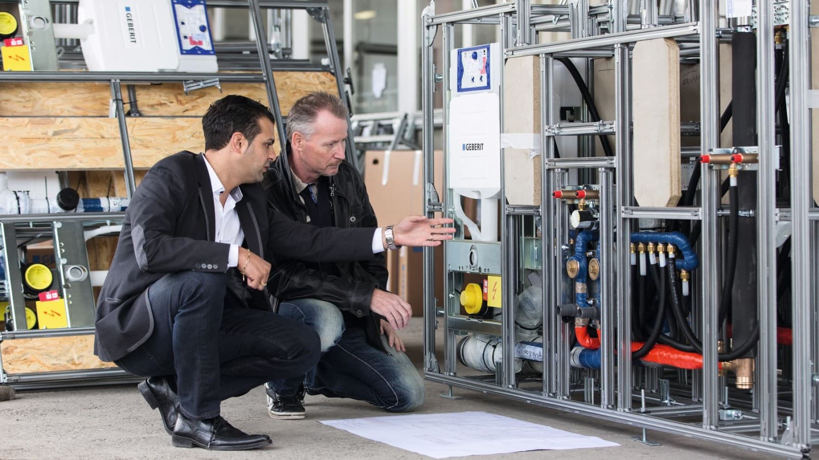 Rappresentante Geberit controlla che l’installazione sia corretta. Rappresentante Geberit controlla che l’installazione sia corretta.