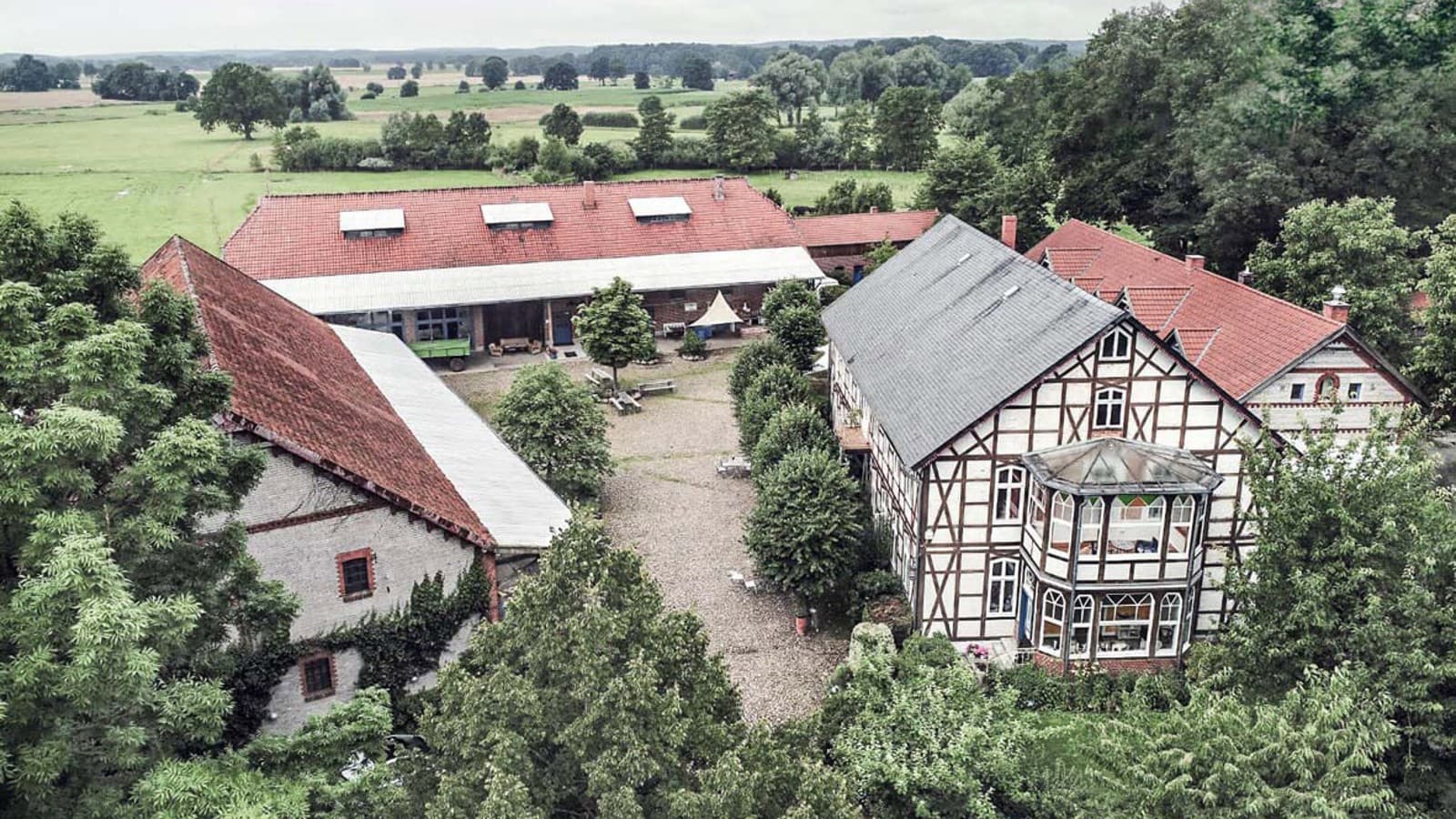 La casa a graticcio di Waddeweitz sottoposta a tutela, nel nord della Germania, è stata ristrutturata con cura. (© Geberit) La casa a graticcio di Waddeweitz sottoposta a tutela, nel nord della Germania, è stata ristrutturata con cura. (© Geberit)
