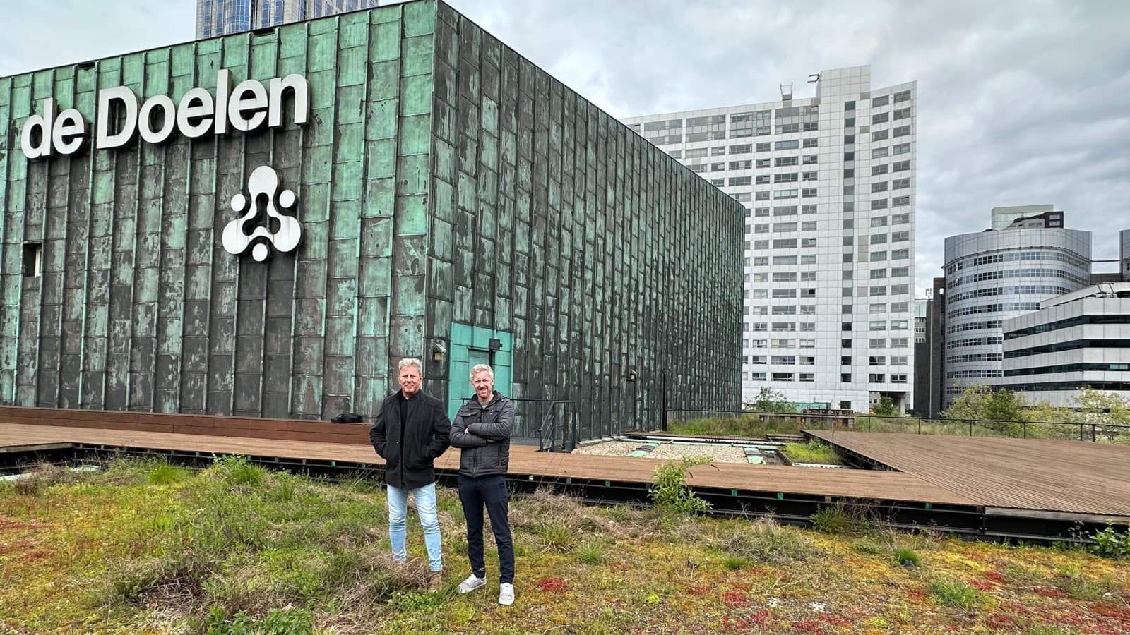 Die beiden Architekten Dave Hoffers und Carlo Bes auf dem De Doelen Die beiden Architekten Dave Hoffers und Carlo Bes auf dem De Doelen
