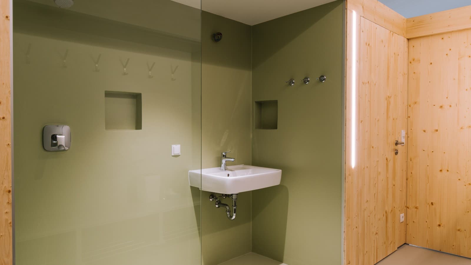 Une architecture moderne qui répond aux exigences de la protection des monuments historiques (© Christian Repnik) Une architecture moderne qui répond aux exigences de la protection des monuments historiques (© Christian Repnik)