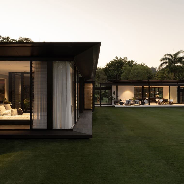 Pour Sarah Waller, l’architecture ne consiste pas seulement à créer des espaces – il s’agit aussi de concevoir la vie qui s’y déroule (© Alyne Media) Pour Sarah Waller, l’architecture ne consiste pas seulement à créer des espaces – il s’agit aussi de concevoir la vie qui s’y déroule (© Alyne Media)