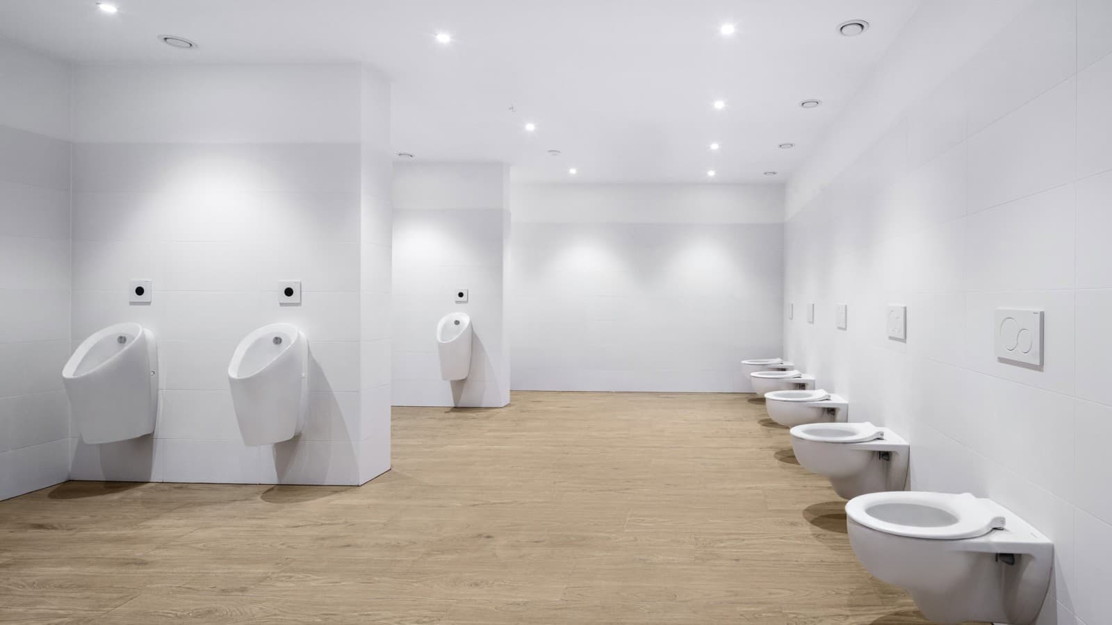 Nel nuovo edificio direzionale dello SCR Altach sono stati realizzati moderni servizi igienici con soluzioni Geberit Nel nuovo edificio direzionale dello SCR Altach sono stati realizzati moderni servizi igienici con soluzioni Geberit