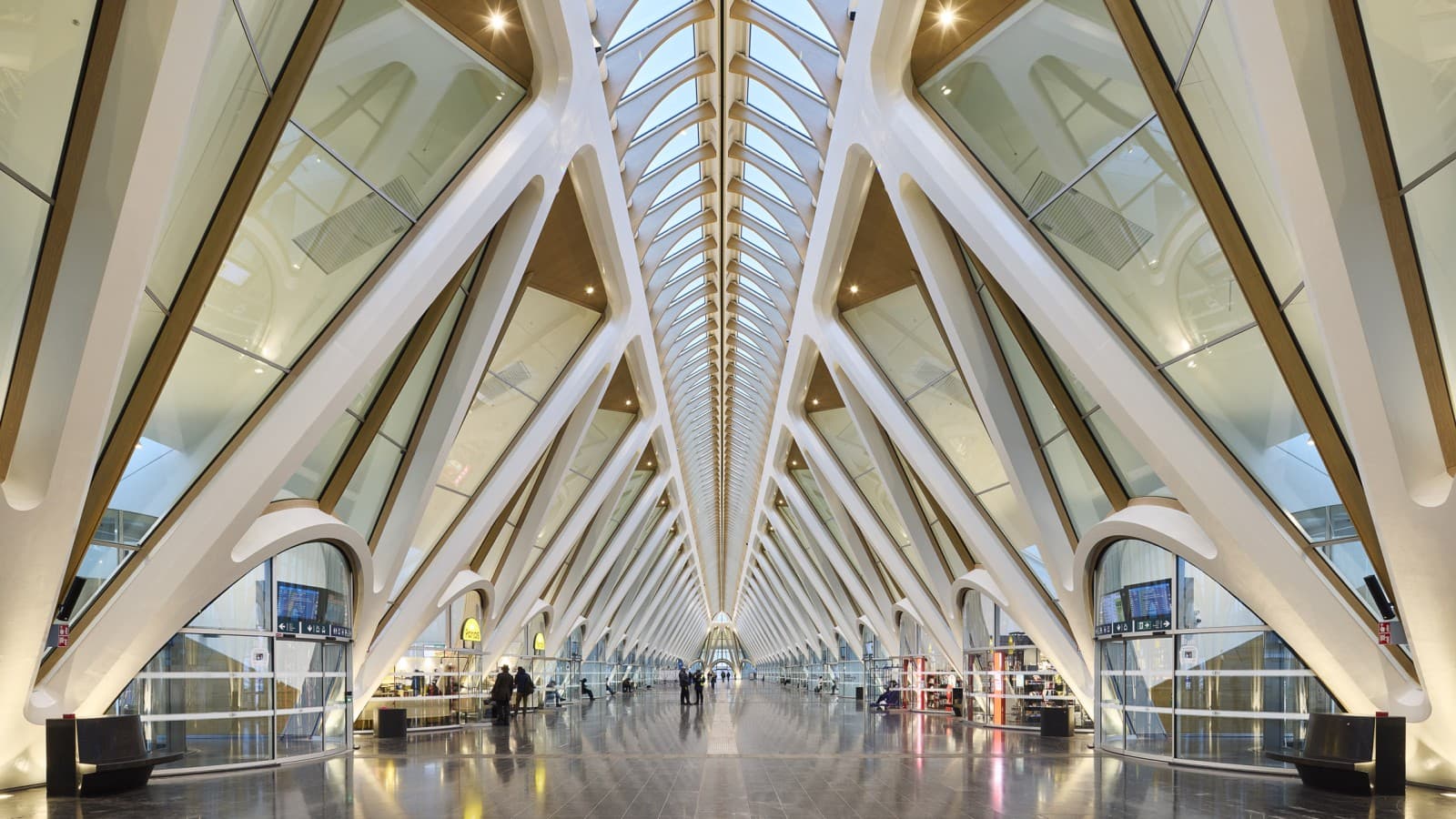 Die Stahlkonstruktion trägt die Handschrift des spanisch-schweizerischen Architekten Santiago Calatrava. (© Oliver Schuh, Palladium Photodesign) Die Stahlkonstruktion trägt die Handschrift des spanisch-schweizerischen Architekten Santiago Calatrava. (© Oliver Schuh, Palladium Photodesign)