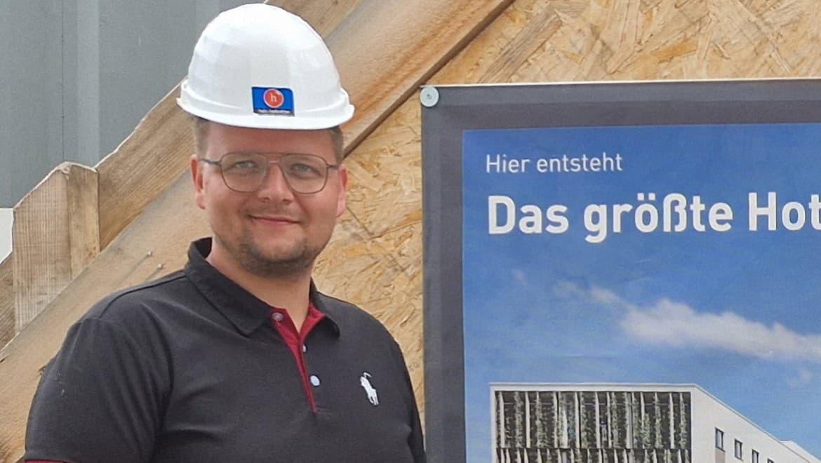 Florian Schmallegger, responsabile di progetto dell′azienda Heiz-Hofstätter (© Geberit) Florian Schmallegger, responsabile di progetto dell′azienda Heiz-Hofstätter (© Geberit)