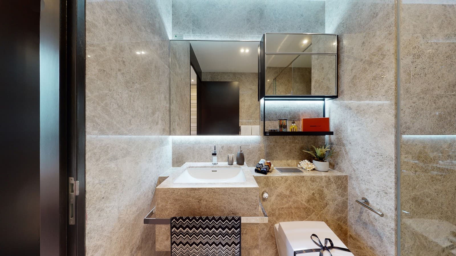 Les WCdouches Geberit AquaClean Sela offrent un luxe supplémentaire dans les salles de bains principales. (© Guocoland Limited) Les WCdouches Geberit AquaClean Sela offrent un luxe supplémentaire dans les salles de bains principales. (© Guocoland Limited)